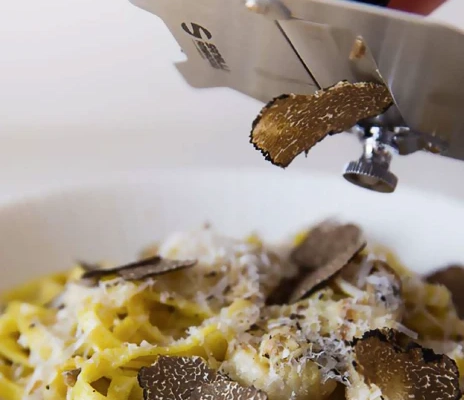 Black_Truffle_Slicer_Main_Ridge_Truffles_shaving