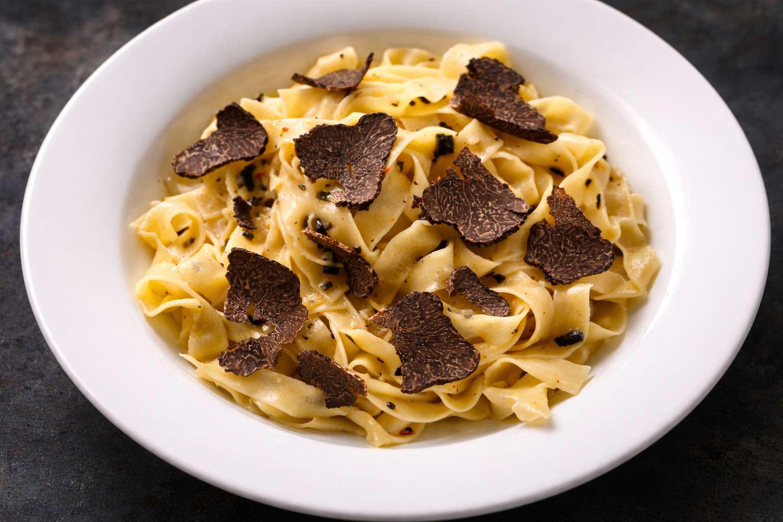 Fettuccine con trufa negra